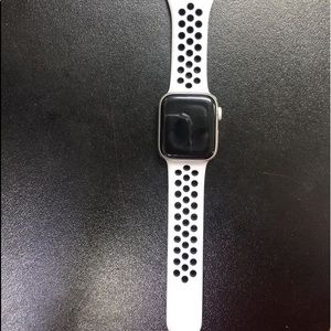 Nike Series 4 Apple Watch